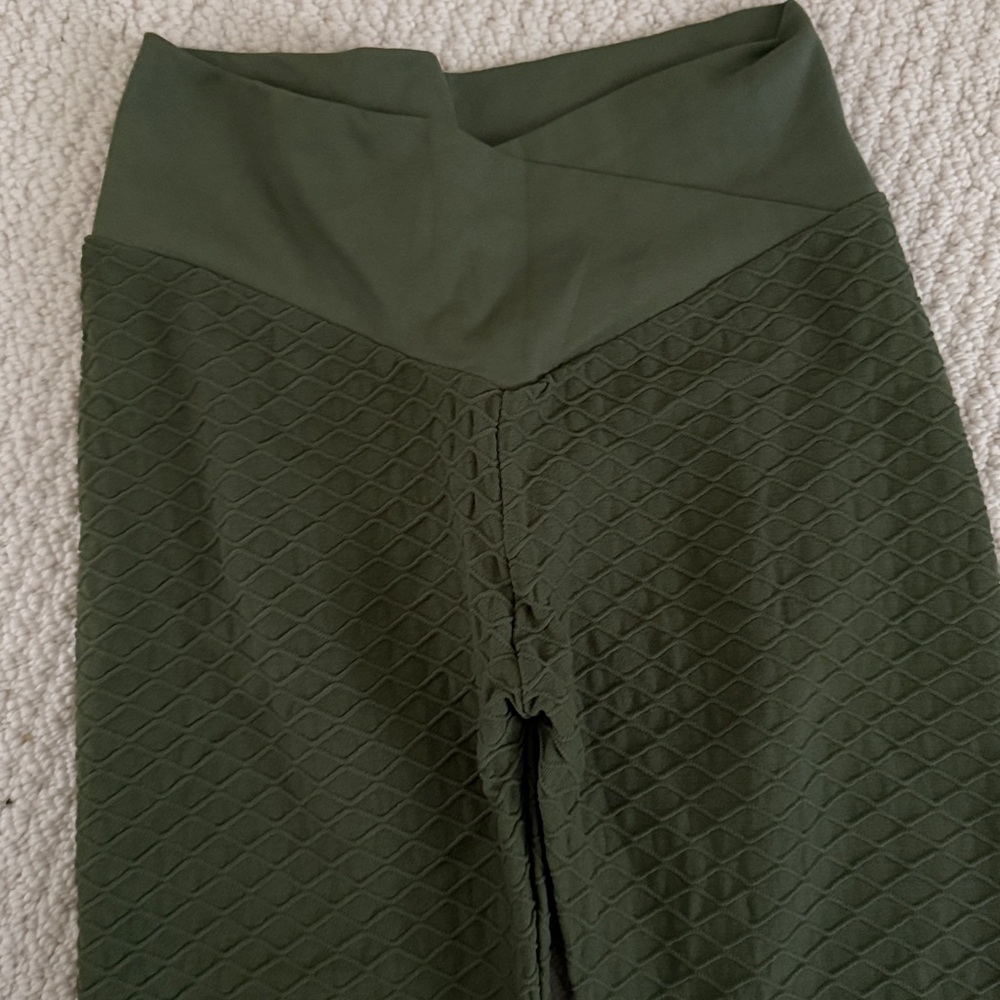 Boom Booty Olive Green Textured Leggings